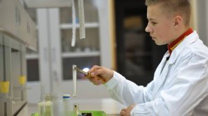Российские школьники взяли четыре «золота» на Международной олимпиаде по химии