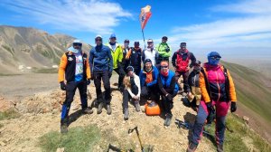 Группа Клуба 8000 "Свет Жок" совершила свой первый акклиматизационный подъем под пик Петровского
