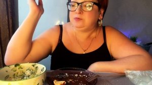 ДВА БИТОЧКА И САЛАТ/ИДЕАЛЬНЫЕ,а вы,КАГДА УСПЕВАЕТЕ ЧИТАТЬ⁉️/МУКБАНГ