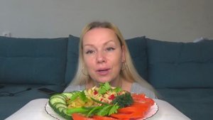 Мукбанг лапша, кабачки, овощи, зелень,Еда на камеру.