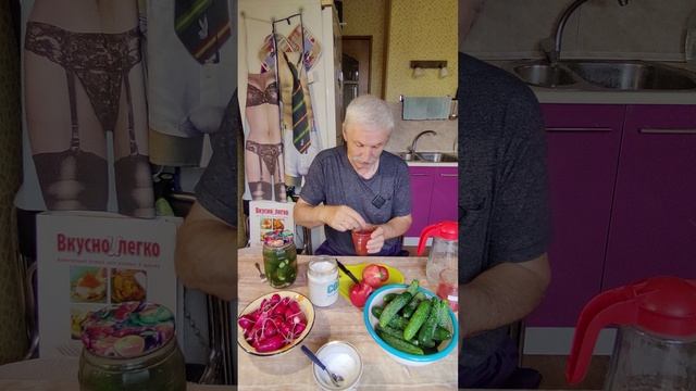 ПЕРВЫЙ ПОМИДОР, мы уже заждались....
