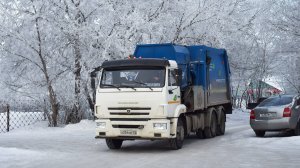 Мусоровоз МК-4554-08 на шасси КамАЗ-65115-50 (А 334 ОВ 122). Работа. / KAMAZ garbage truck.