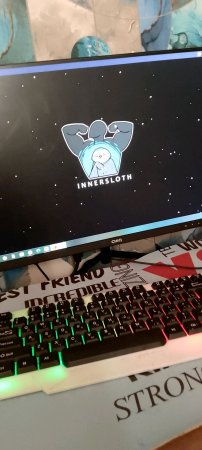 играю в амонг ас