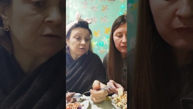 Хочу ехать на вахту, мама не отпускает #мамаидочь#лерахаас#еда#завтрак