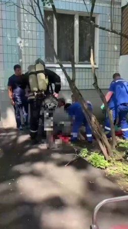 🔥Москвичка выпрыгнула из окна третьего этажа, спасаясь от пожара в Ясенево🔥