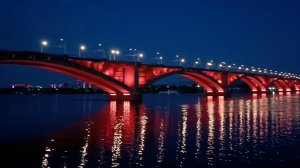 Поющий фонтан. Купаемся в реке Енисея. Гуляем по набережной Красноярска.