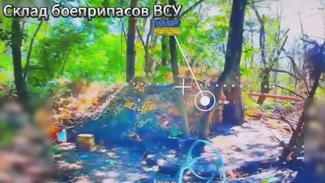 «Птичка»залетела—склад улетел
📍Сумская область
Разведчики 30 мсп 44 АК уничтожили склад боеприпасов