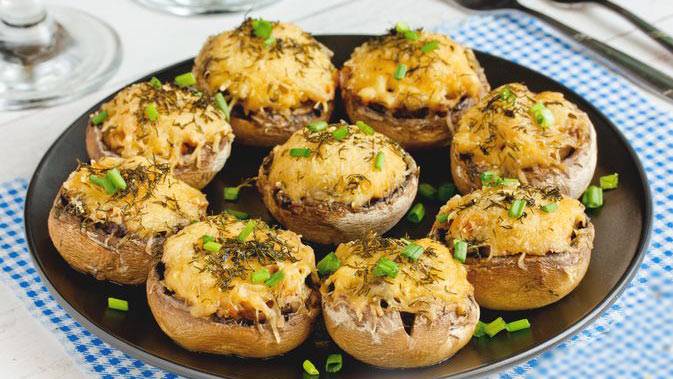 Фаршированные Грибы Шампиньоны — очень простая и вкусная закуска. смотреть онлайн