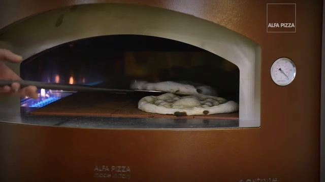 Рецепт сладкой пиццы для дровяной печи от Alfa Pizza