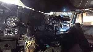 меняем энергоаккумулятор на камазе