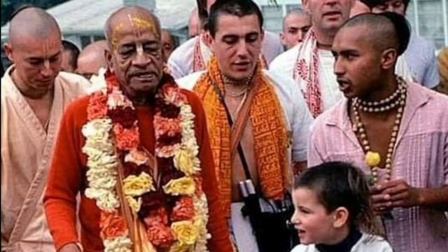 Утренняя прогулка Шрилы Прабхупады 14.07.1974, Лос-Анжелес. Стопы вайшнава очищают землю. смотреть онлайн