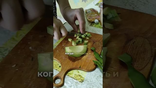 Окрошка на квасе с секретным ингредиентом#еда#рецепт#окрошка#мамаидочь#лерахаас
