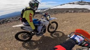 Катаемся на эндуро в Уральских горах