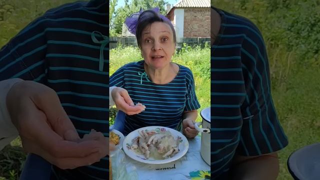 Мама и её первый МУКБАНГ #мамаилера#холодец#еда#tiktok