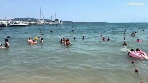 Геленджик Центральный пляж сегодня 14 июля 2025. Море и погода в Геленджике сейчас. Обстановка