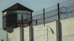 Что происходит, когда люди попадают в тюрьму? 3285 дней за решёткой