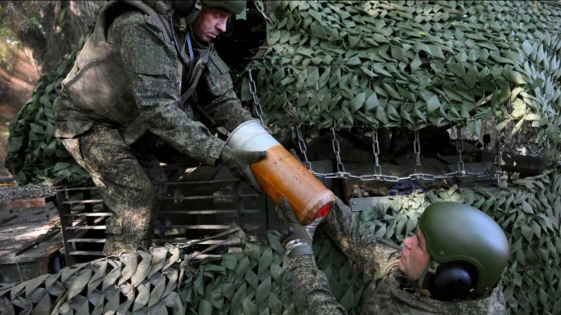Герасимов отметил успехи бойцов группировки войск "Центр" в освобождении ДНР