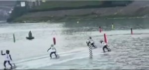 Соревнования на джетсерфах (водные развлечения)