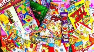 ОТКРЫВАЕМ КУЧУ СЛАДОСТЕЙ