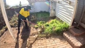 Привожу в порядок засранный участок возле дома🏡😵