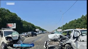 На Ставрополье КамАЗ  врезался в  иномарку, есть жертвы