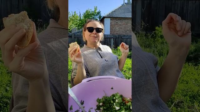 Наслаждаемся с Мамой #мамадочь#лерахаас#семья#еда