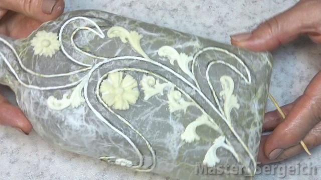 I took a bottle and napkins, and the result was a true masterpiece! bottle crafts, bottle decor