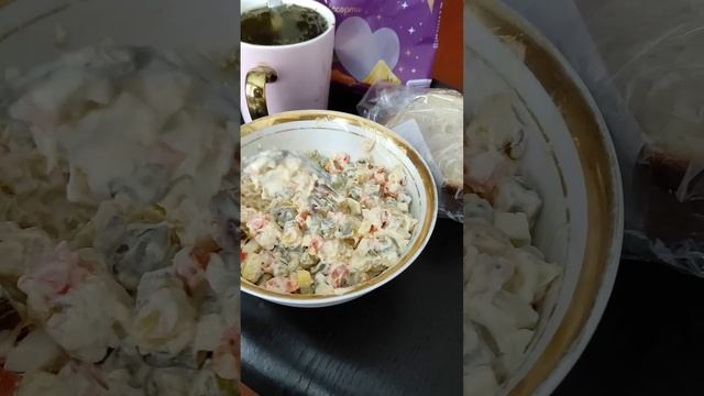 Мама надулась, не купили ей рыбу #мамаидочь#лерахаас#еда#завтрак