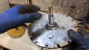 Необычный аксиальный генератор из черного металлопроката