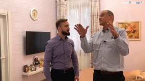 Двухэтажный дом из газобетона 300 м2. Гостинная-кухня с потолками 4 метра и верандой. 12+
