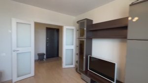 Продам видовую однокомнатную квартиру в Красноярске с мебелью и техникой