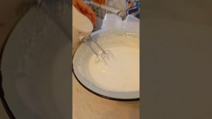 как мы с моей мамой готовим клубничное мороженое