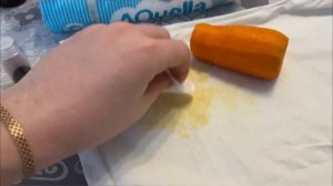 Как отстирать пятно от моркови с одежды?