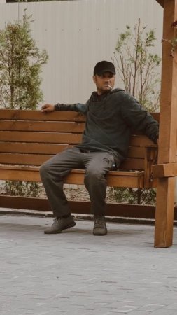 Когда устал работать : ищешь выход через какую щель свалить 🤣