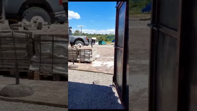 Башня  с дракончиком парк Еленовка.