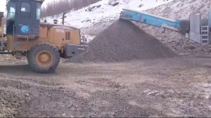 Когда спецтехника не справляется приходится снижать производительность дробильно сортировочного комп