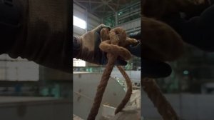 Закрепиться на верëвке - альпийский узел (австрийский проводник).
