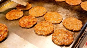 Жареные котлеты из рёбрышек — корейская уличная еда