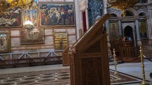Богородица открывает глаза. Молитвы у чудотворной иконы и сама икона с капсулой святой земли для вас