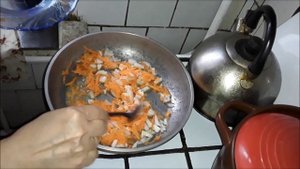 Как приготовить фрикадельки с подливкой на сковороде