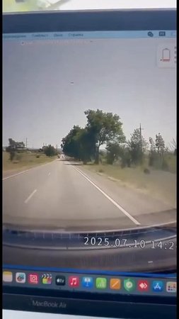 В Крыму девушка на "Жуке" выскочила встречку