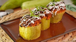 Оригинальные бочонки с начинкой. КАБАЧКИ С ТВОРОГОМ И БРЫНЗОЙ