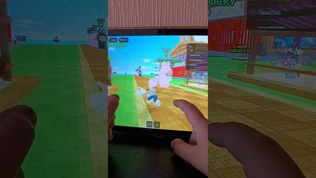 играю в игру укради лабубу в роблоксе.mp4