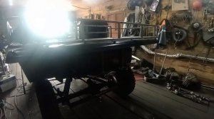 Первые передвижения квадроцикла по гаражу:))