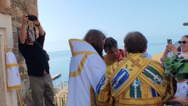 Возле храма (завершение).