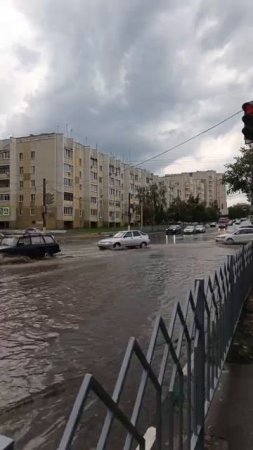 Жители Лисок тоже делятся кадрами потопа.