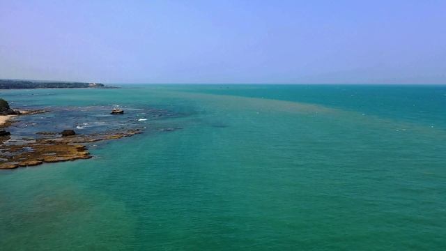 Видео природы - аэросъёмка моря, побережья и природной красоты