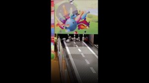 Играем на аппаратах в парке ФанкиТаун