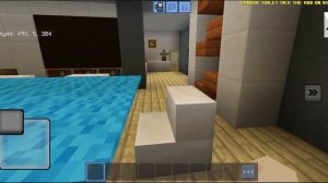 Показываю свой дом.