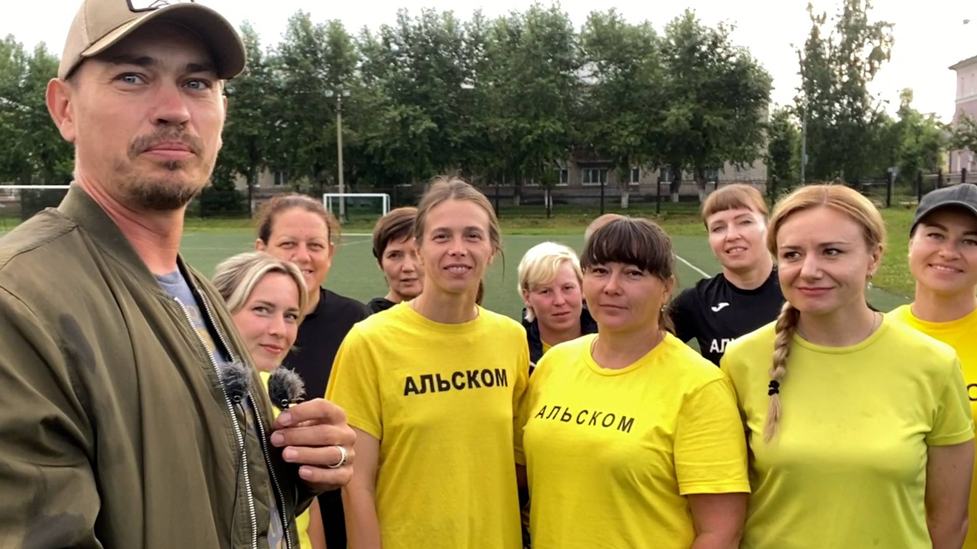 Тренировка футбольных мам Полевского